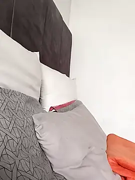 BLACK BOTTOM03 online show from 04/14/26, 12:21