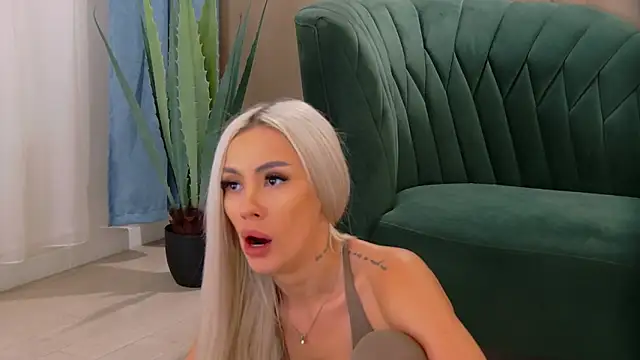 Bailey Rush online show from 11/15/25, 01:37