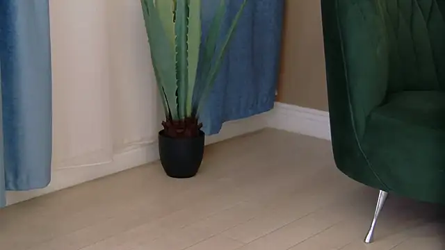 Bailey Rush online show from 12/19/25, 04:09