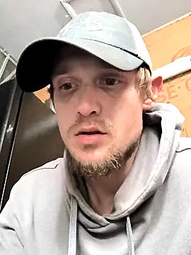 Snapshot of Midwestalpha chatting on 03/03/25, 03:11 Midwestalpha online show from 03/03/25, 03:11