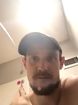 Snapshot of Midwestalpha chatting on 09/15/25, 02:23 Midwestalpha online show from 09/15/25, 02:23