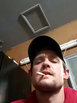 Snapshot of Midwestalpha chatting on 12/30/24, 02:31 Midwestalpha online show from 12/30/24, 02:31