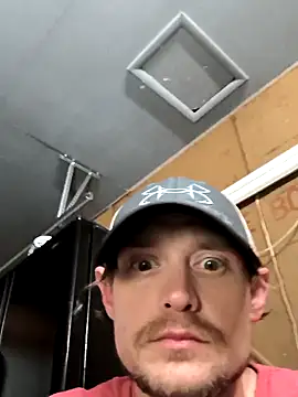 Snapshot of Midwestalpha chatting on 01/31/25, 09:05 Midwestalpha online show from 01/31/25, 09:05