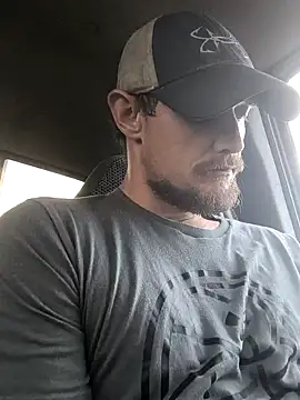 Snapshot of Midwestalpha chatting on 10/07/25, 10:44 Midwestalpha online show from 10/07/25, 10:44