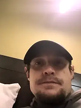 Snapshot of Midwestalpha chatting on 03/06/25, 12:52 Midwestalpha online show from 03/06/25, 12:52