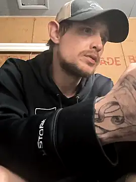 Snapshot of Midwestalpha chatting on 02/06/25, 12:15 Midwestalpha online show from 02/06/25, 12:15