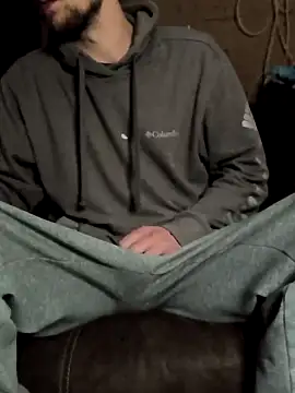 Snapshot of Midwestalpha chatting on 01/30/25, 11:44 Midwestalpha online show from 01/30/25, 11:44