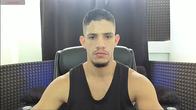 jhonnysnow17 online show from 06/01/26, 05:56