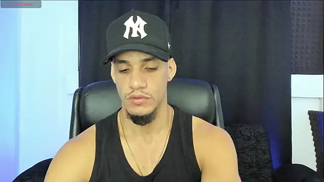 jhonnysnow17 online show from 05/19/26, 03:57