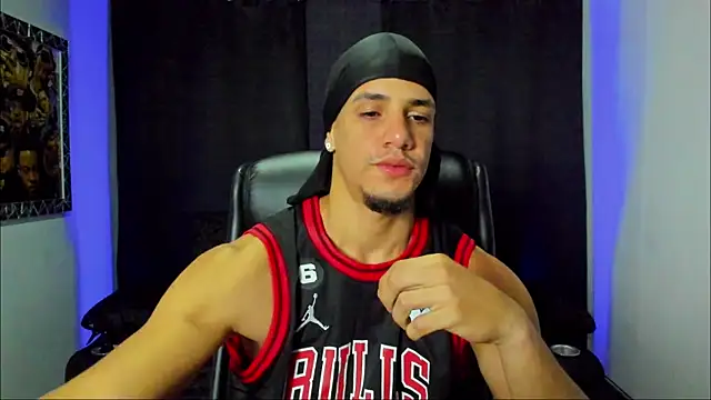 jhonnysnow17 online show from 11/02/25, 11:54