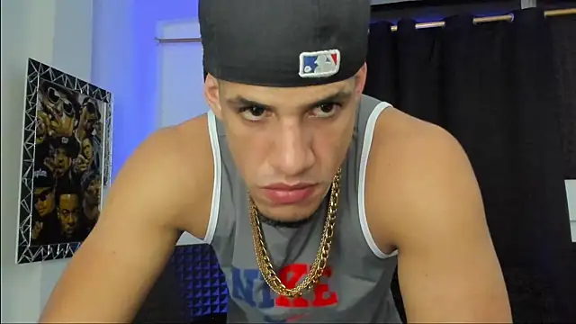 Snapshot of jhonnysnow17 chatting on 07/03/26, 07:04 jhonnysnow17 online show from 07/03/26, 07:04