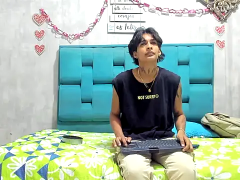 chicamir22 online show from 11/11/25, 08:25