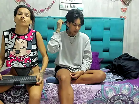 chicamir22 online show from 10/21/25, 11:59