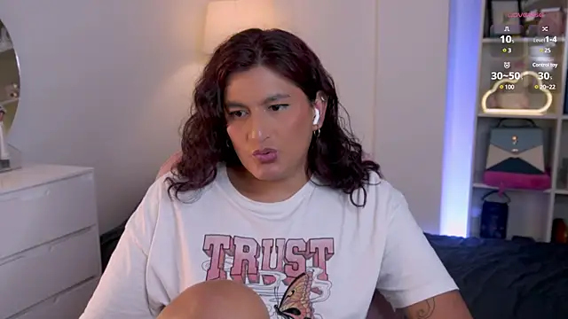 Snapshot of ari_artis chatting on 03/18/25, 03:56 ari artis online show from 03/18/25, 03:56