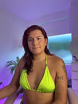 Snapshot of ari_artis chatting on 09/15/25, 08:31 ari artis online show from 09/15/25, 08:31