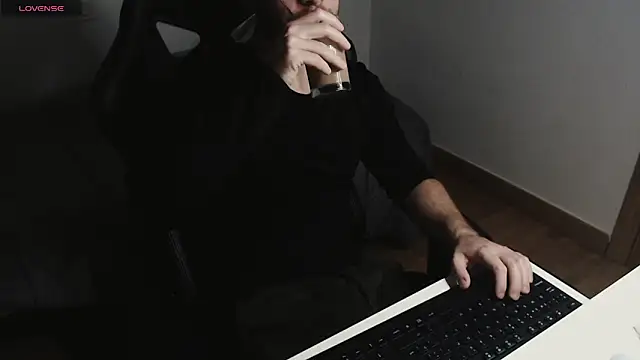Snapshot of cutehairymacho chatting on 03/02/25, 06:35 cutehairymacho online show from 03/02/25, 06:35