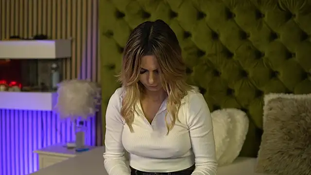 TiffanyMaze online show from 09/11/25, 06:13