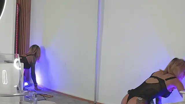 TiffanyMaze online show from 04/10/26, 08:43