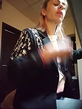 TiffanyMaze online show from 06/01/26, 04:13