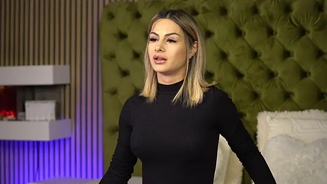 TiffanyMaze online show from 09/29/25, 06:09