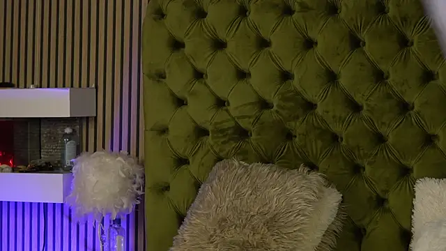 TiffanyMaze online show from 09/22/25, 06:08