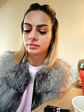 TiffanyMaze online show from 04/06/26, 06:25