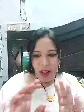 Snapshot of Poojabhabi101 chatting on 03/01/25, 06:03 Poojabhabi101 online show from 03/01/25, 06:03