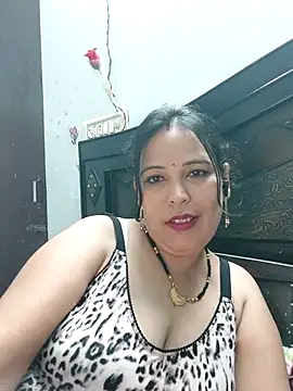 Snapshot of Poojabhabi101 chatting on 09/26/25, 06:15 Poojabhabi101 online show from 09/26/25, 06:15