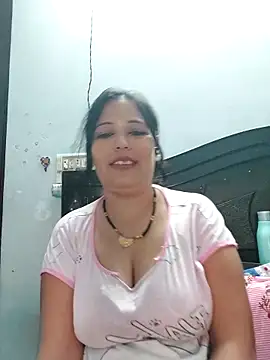 Snapshot of Poojabhabi101 chatting on 10/04/25, 05:20 Poojabhabi101 online show from 10/04/25, 05:20