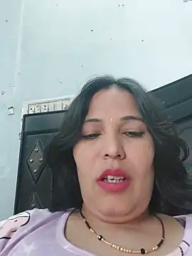 Snapshot of Poojabhabi101 chatting on 06/22/26, 06:32 Poojabhabi101 online show from 06/22/26, 06:32