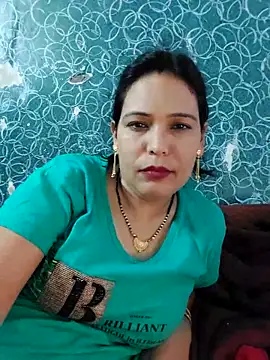 Snapshot of Poojabhabi101 chatting on 09/11/25, 05:57 Poojabhabi101 online show from 09/11/25, 05:57