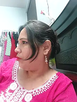 Snapshot of Poojabhabi101 chatting on 03/19/25, 06:03 Poojabhabi101 online show from 03/19/25, 06:03