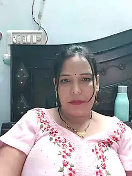 Snapshot of Poojabhabi101 chatting on 09/09/25, 05:44 Poojabhabi101 online show from 09/09/25, 05:44