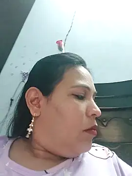 Snapshot of Poojabhabi101 chatting on 03/18/25, 06:28 Poojabhabi101 online show from 03/18/25, 06:28