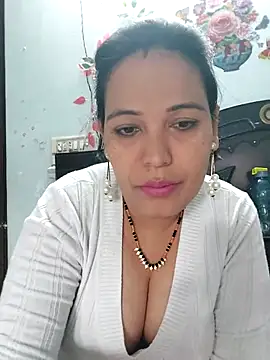 Poojabhabi101 online show from 12/19/25, 07:00