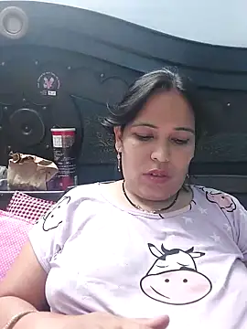 Poojabhabi101 online show from 04/15/26, 05:39