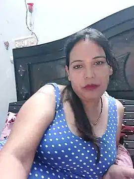 Snapshot of Poojabhabi101 chatting on 09/09/25, 05:39 Poojabhabi101 online show from 09/09/25, 05:39