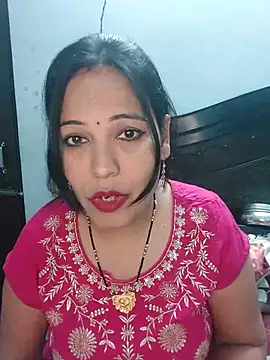 Snapshot of Poojabhabi101 chatting on 03/23/25, 05:43 Poojabhabi101 online show from 03/23/25, 05:43