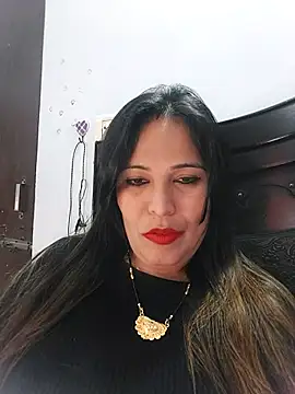 Snapshot of Poojabhabi101 chatting on 02/14/25, 06:12 Poojabhabi101 online show from 02/14/25, 06:12