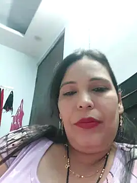 Snapshot of Poojabhabi101 chatting on 03/09/25, 05:33 Poojabhabi101 online show from 03/09/25, 05:33