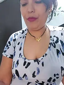 Poojabhabi101 online show from 11/06/25, 05:39