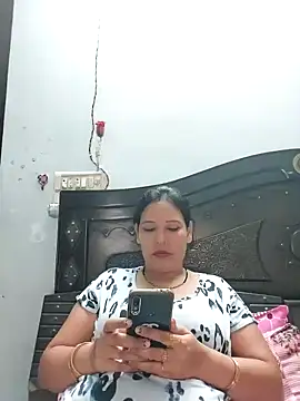 Snapshot of Poojabhabi101 chatting on 09/16/25, 05:52 Poojabhabi101 online show from 09/16/25, 05:52