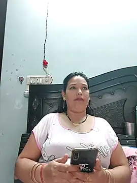 Snapshot of Poojabhabi101 chatting on 10/01/25, 06:40 Poojabhabi101 online show from 10/01/25, 06:40