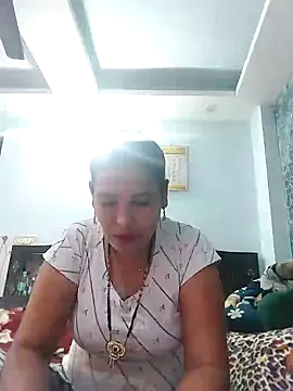 Snapshot of Poojabhabi101 chatting on 01/28/25, 05:43 Poojabhabi101 online show from 01/28/25, 05:43