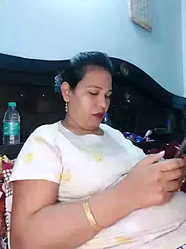 Snapshot of Poojabhabi101 chatting on 02/02/25, 06:36 Poojabhabi101 online show from 02/02/25, 06:36