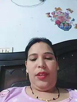 Snapshot of Poojabhabi101 chatting on 06/16/26, 06:24 Poojabhabi101 online show from 06/16/26, 06:24