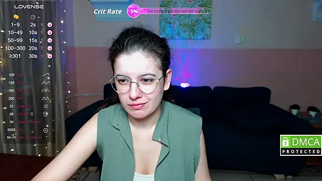 Snapshot of Aminabeatris chatting on 11/18/25, 06:28 Aminabeatris online show from 11/18/25, 06:28