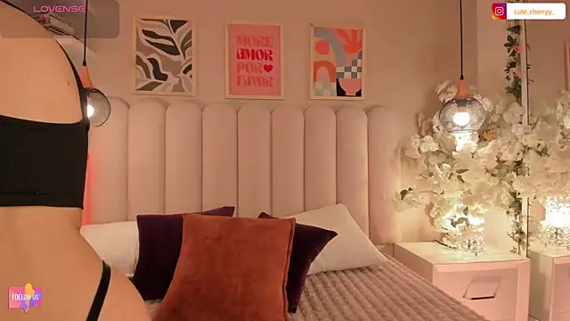 cute  cherry  online show from 10/28/25, 08:52