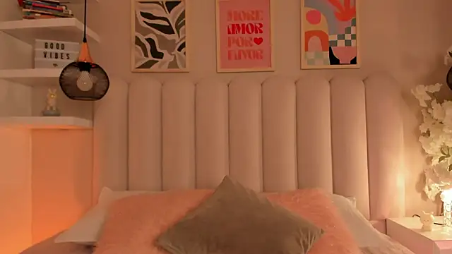 cute  cherry  online show from 12/14/25, 12:11