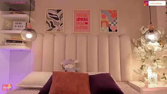 cute  cherry  online show from 11/06/25, 08:24